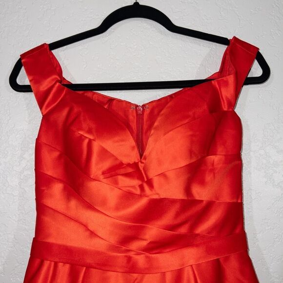 NWT Abby Paris x Lucci Lu Red Satin Off The Shoulder Gown‎ Size 4 - Picture 3 of 12
